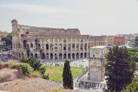 Blick auf Kolosseum, alte Bauten, Kolosseum, Amphitheater, Wahrzeichen