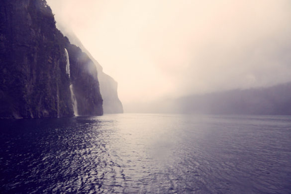 Milford Sound, Scenic Tour, Bootsfahrt, Wasserfall, regnerisch, bad weather, Regen, schlechtes Wetter, regnerisch, nebelig, dunstig