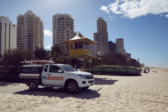Gold Coast, Lifeguard, beach, coastline, Küste, Hochhäuser, Stadt, am Strand, sunny day, Australien, Australia