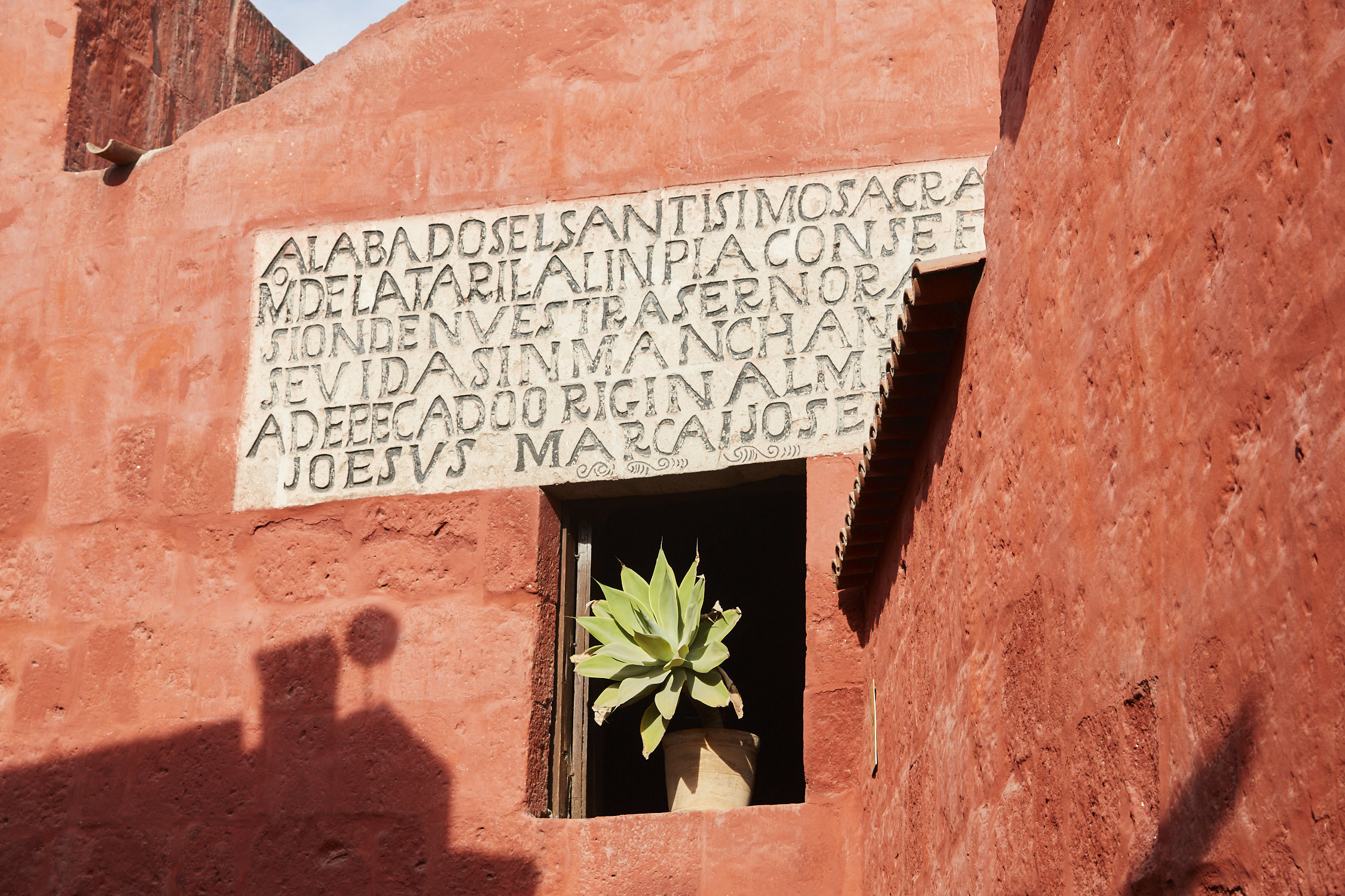 Inschrift im Kloster Santa Catalina, Arequipa, Peru