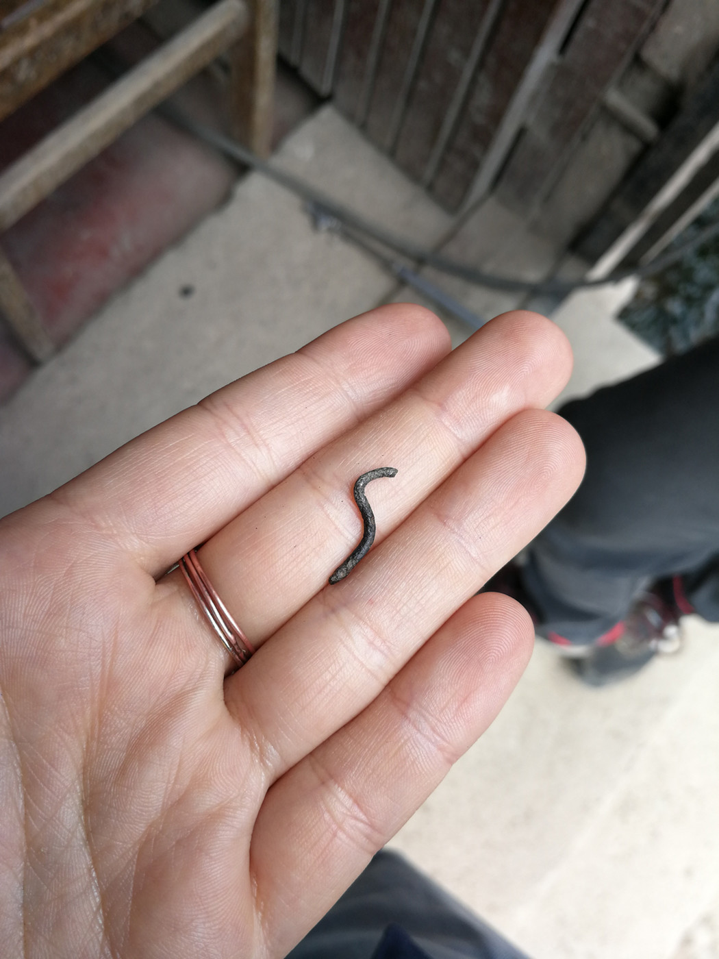 Der kleinere Nagel, der offenbar schon länger im Reifen steckte - Autopanne in Peru
