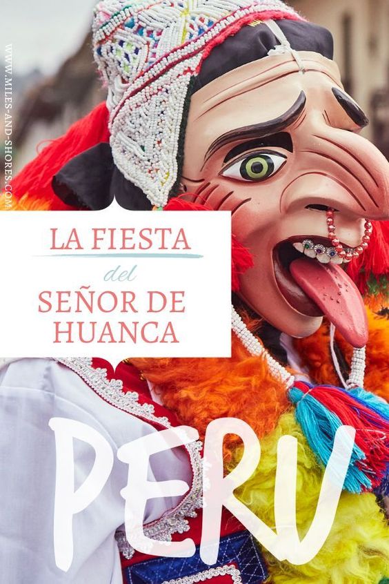Während unserer Peru Reise sind wir in Cusco auf einen traditionellen Festumzug gestoßen. Das Fest des Señor de Huanca wurde gefeiert. Die Peruaner pilgern jährlich nach Cusco um die Kapelle aufzusuchen. Begleitet wird die heilige Wallfahrt durch fast 1 Monat andauernde Feierlichkeiten in Cusco. Es gibt Musik, traditionelle Trachten, Kostüme und natürlich Tanz #peru #cusco #perureise #roadtrip #fiesta #fiestadelsensordehuanca #senordehuanca #tradition